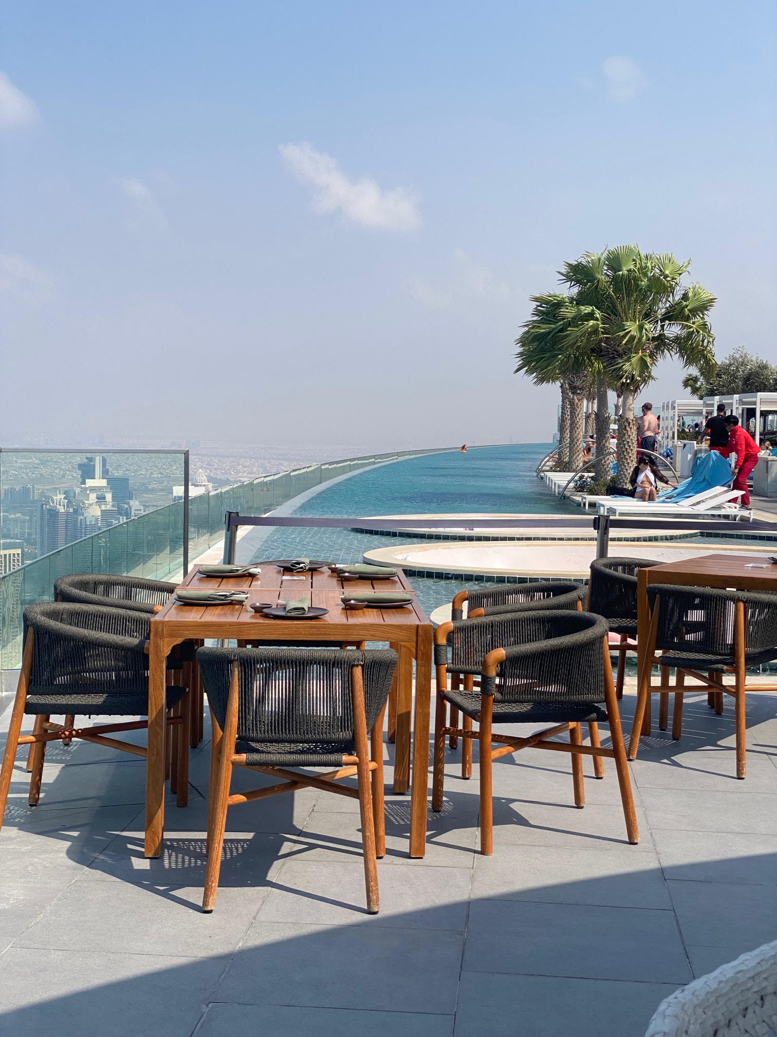 Infinity pool del Beach Address di Dubai