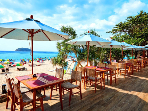 Thailandia - Kata Beach Resort bar in Spiaggia
