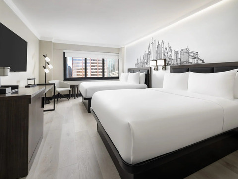 Capodanno a New York 2025: voli diretti, hotel 4 stelle a Manhattan ed escursione a Dyker Heights