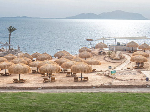 V Hotel Beach Resort (Ex Pyramisa) - particolare spiaggia